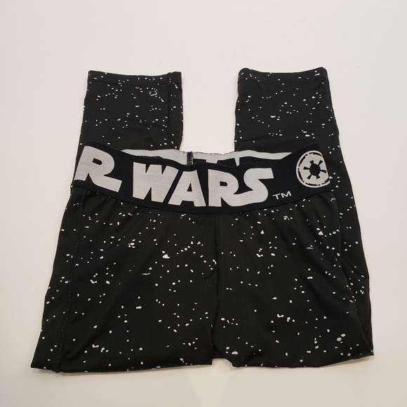2/$20 Star Wars Capri Leggings - Picture 3 of 8